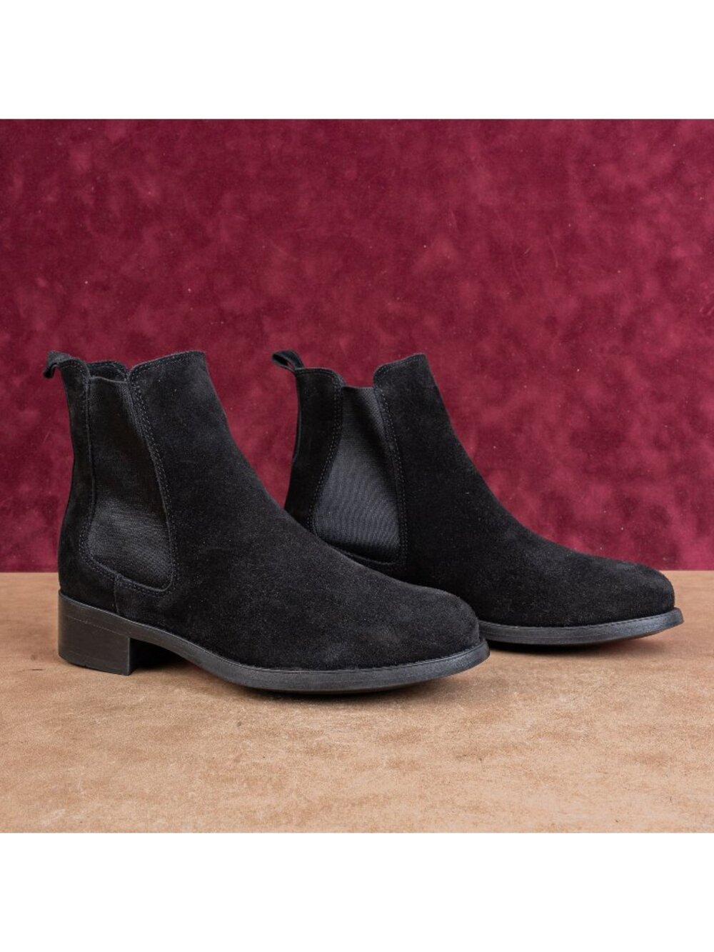 La Canadienne Wmn Western Waterproof Black Suede Low Ankle Chelsea Boots sz 7.5